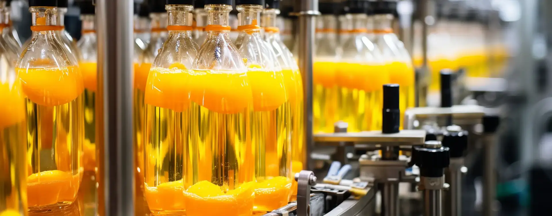 Cleanrooms in the food industry effectively control microbial and particulate contamination, thereby ensuring food safety and extending product shelf life.